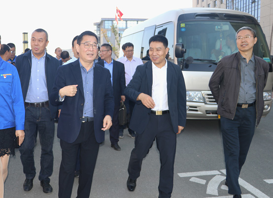兰州市委常委、市委秘书长，兰州高新区党工委书记(兼)王方太一行莅临长运娱乐参观调研