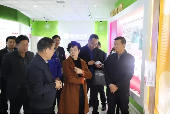 【集团长运娱乐
】甘肃省人民政府副省长何伟赴集团公司调研