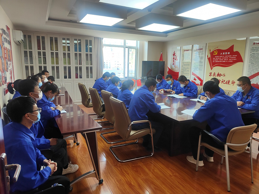 长运娱乐生产第一党支部组织收看中国共产党第二十次全国人民代表大会开幕盛况