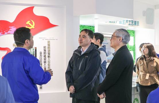 国家发展改革委创新驱动发展中心调研组一行到长运娱乐调研