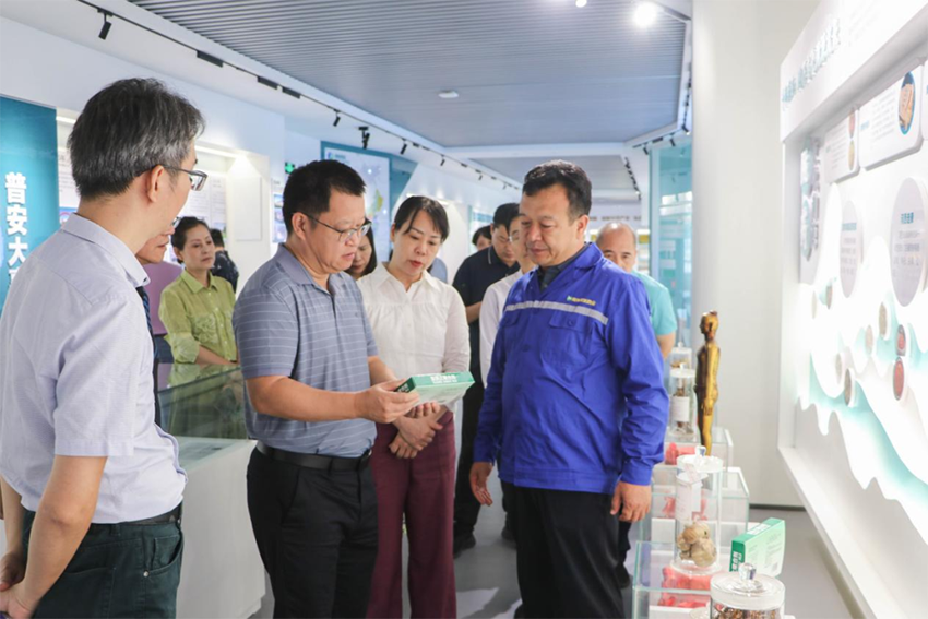 广东省清远市政协副主席廖卫华到长运娱乐考察调研