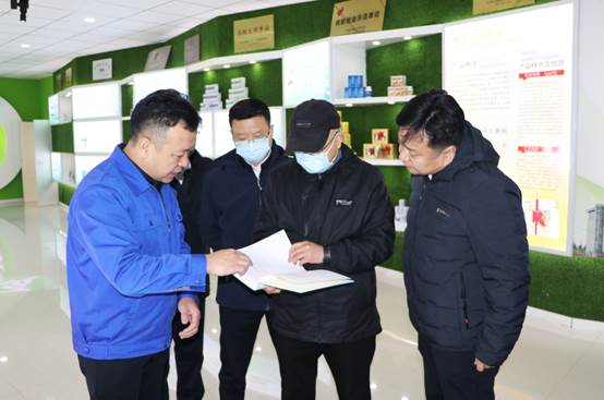 说明: 说明: C:UsersAdministratorDesktop技术中心长运娱乐
稿甘肃省科技厅副厅长李兴华李兴华副厅长调研20211215微信图片_20211215132026.jpg